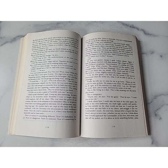 Handmaid's Tale (Movie Tie-In) by Margaret Atwood (2017, Trade Paperback) - Picture 7 of 10